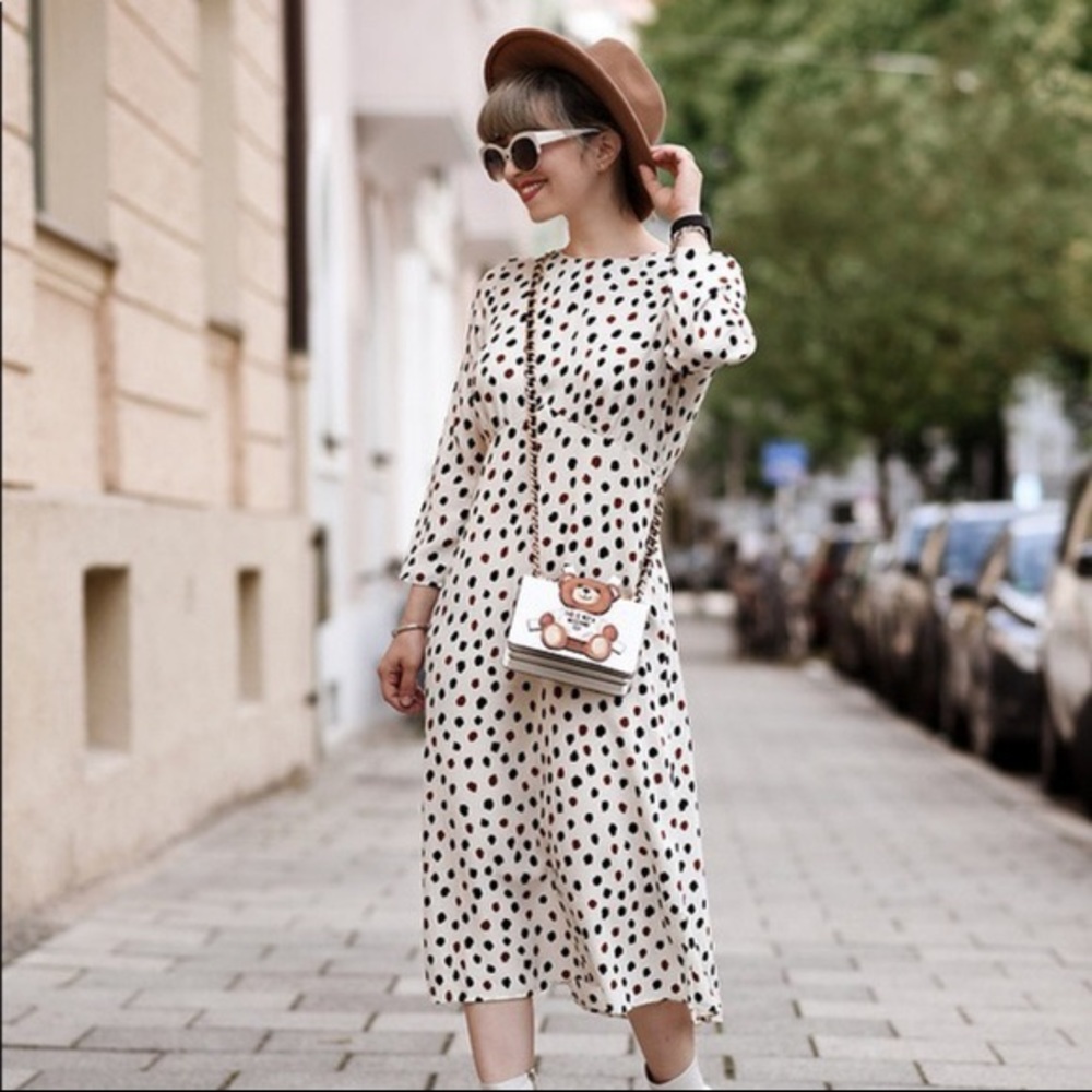 H&M Midi Polka Dot - Open Back Dress